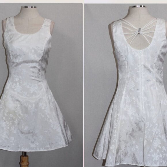 ❤️ Vintage Red Velvet Skater Dress ❤️ - Picture 13 of 13